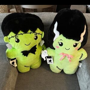 NWT Goblin & Ghoul Frankenstein + Bride of Frankenstein Decor Halloween Pillow